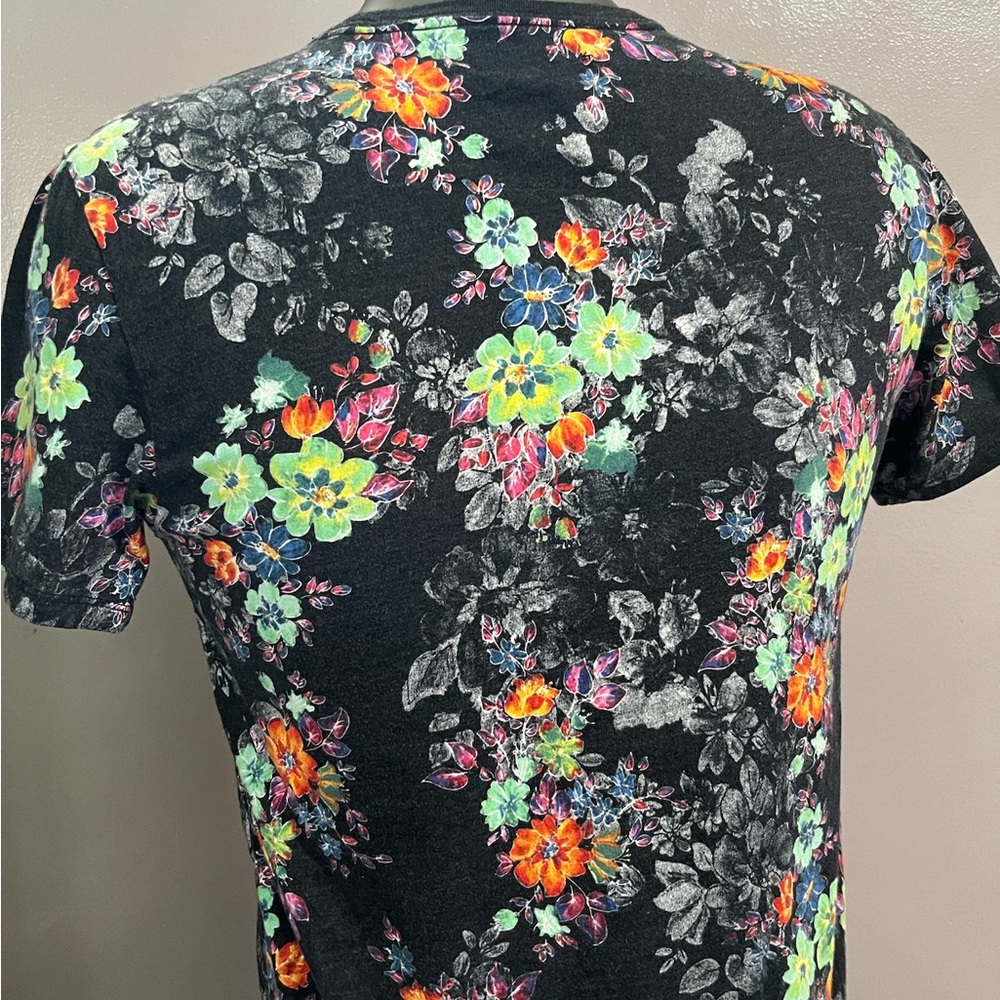 PacSun Floral Black T-Shirt - Picture 2 of 3